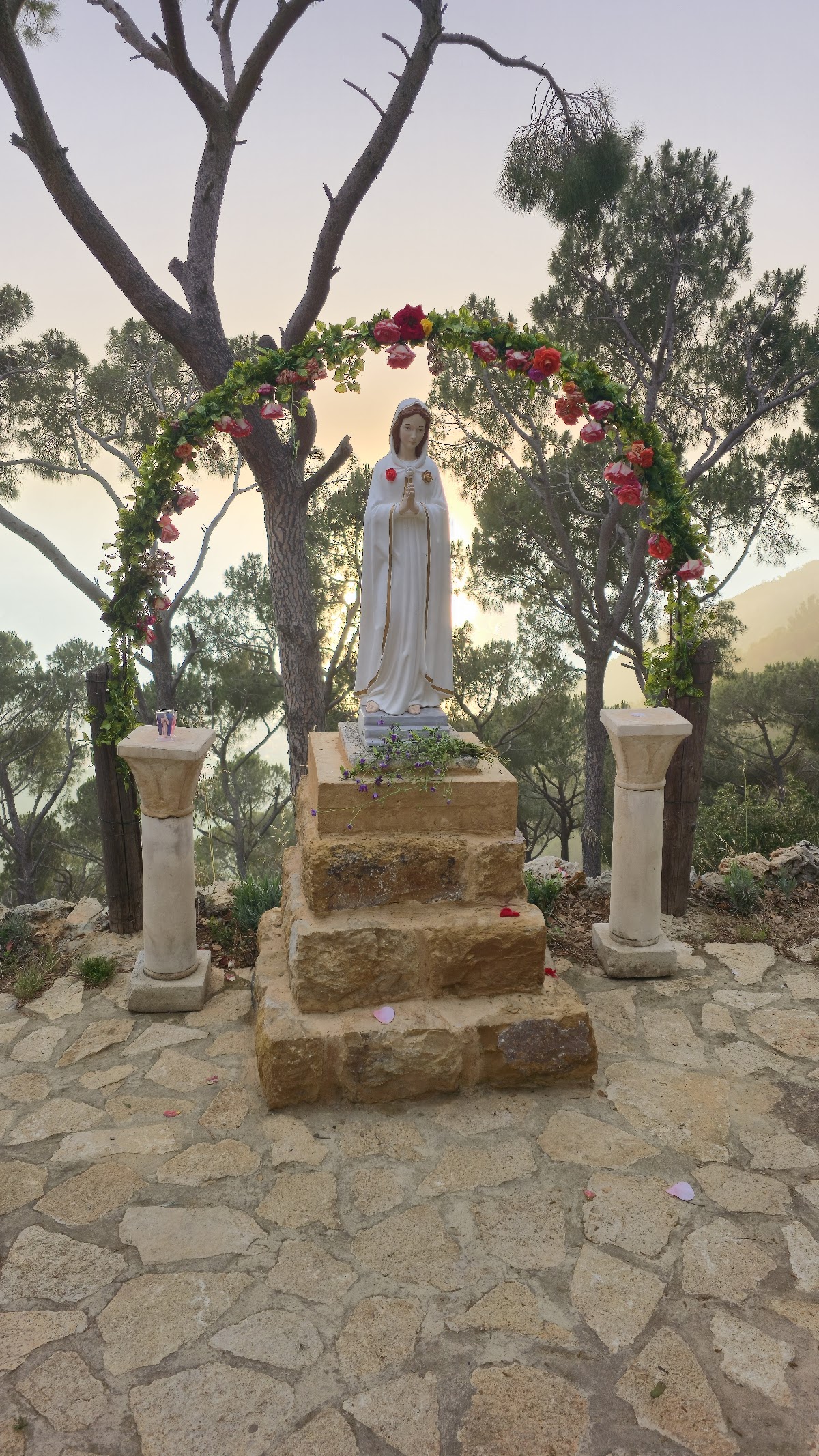 Jesus Statue — photograph 6