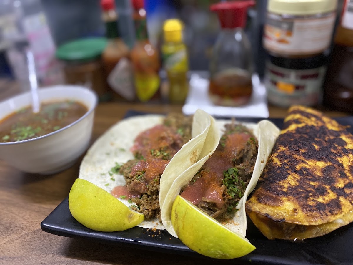 Taco Bar / Taco Truck — photograph 5