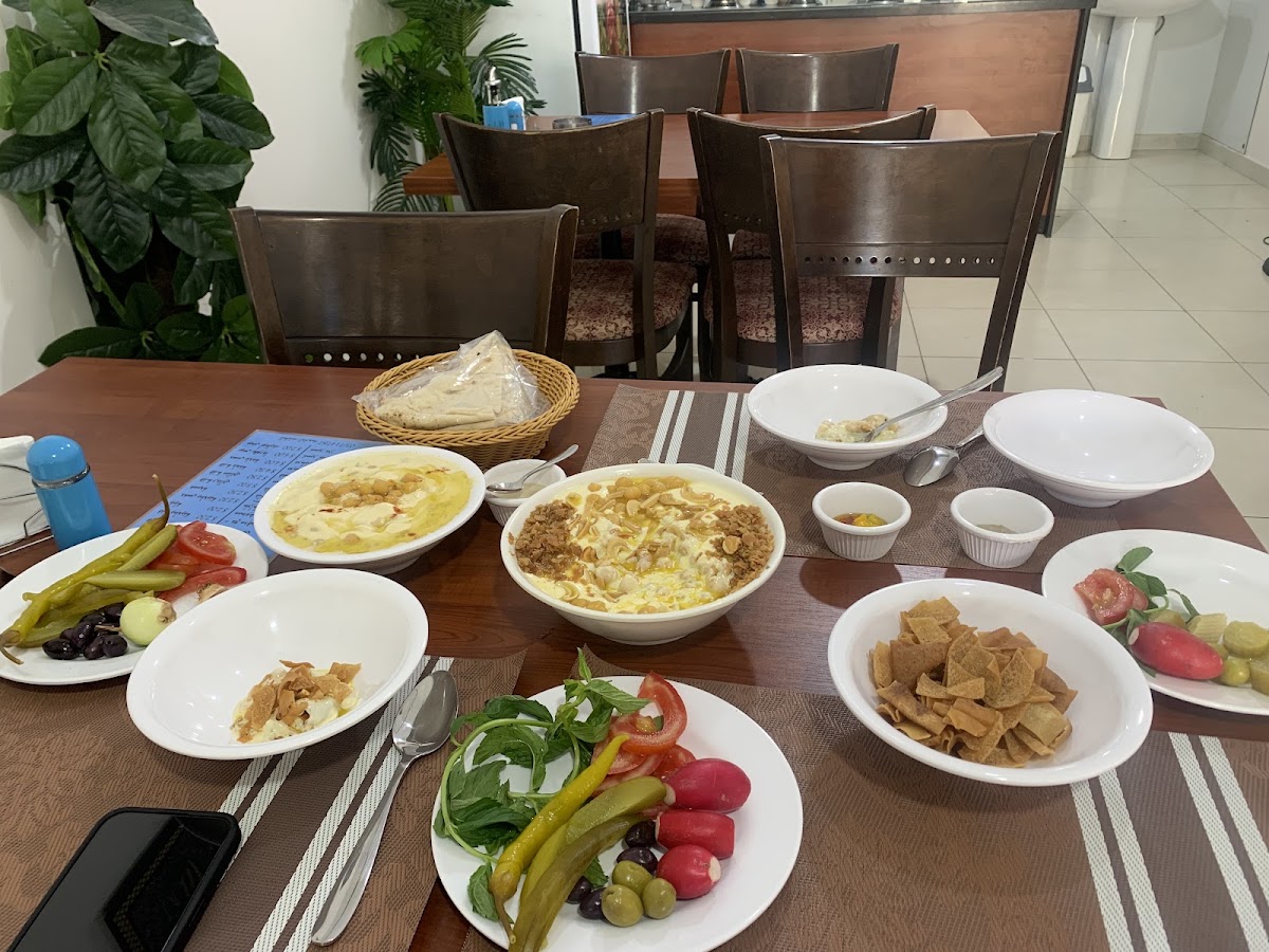 Mataam Bal Hana Lil Foul w Al Fatteh