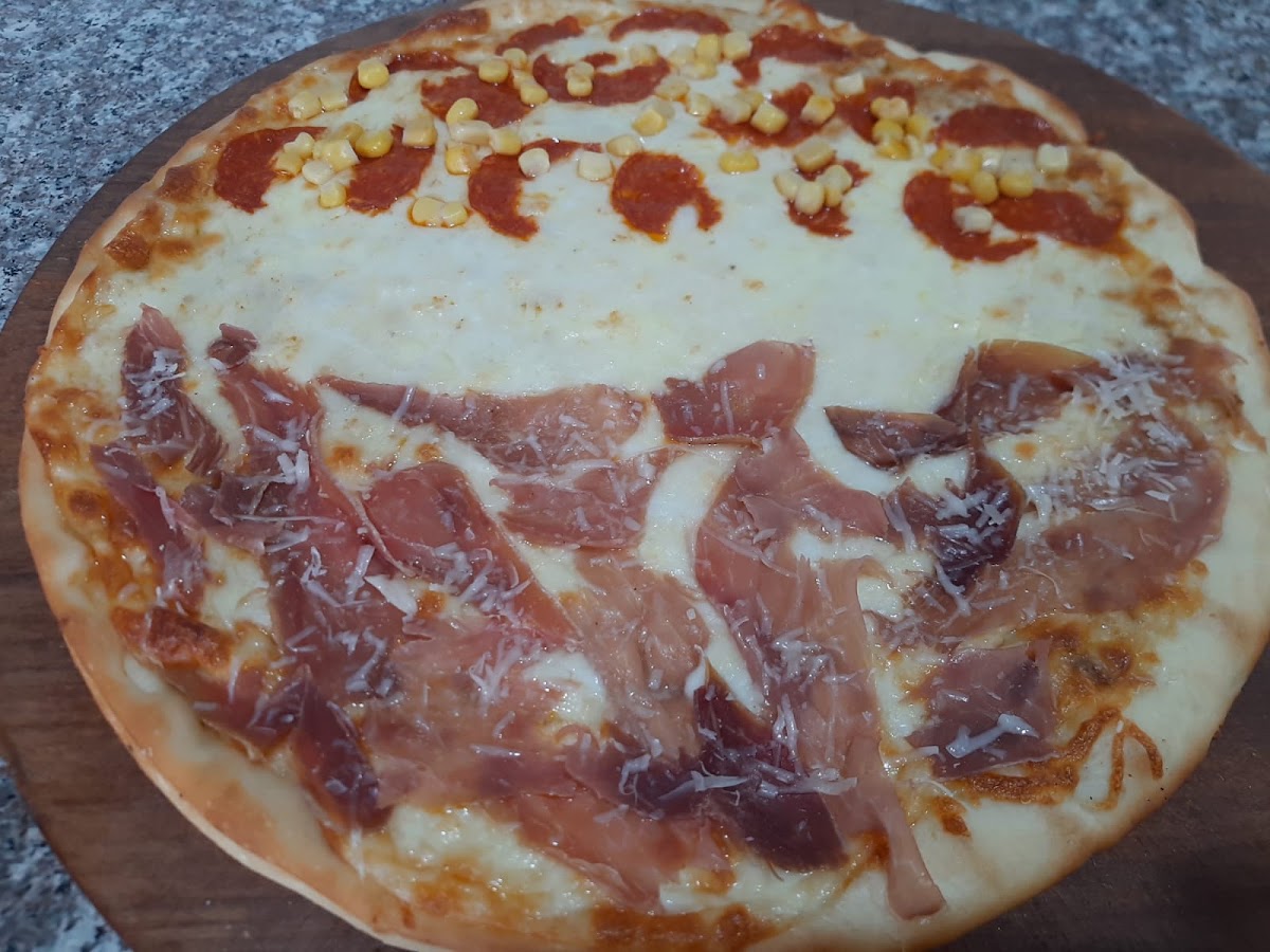 Fantastic Pizza — photograph 3