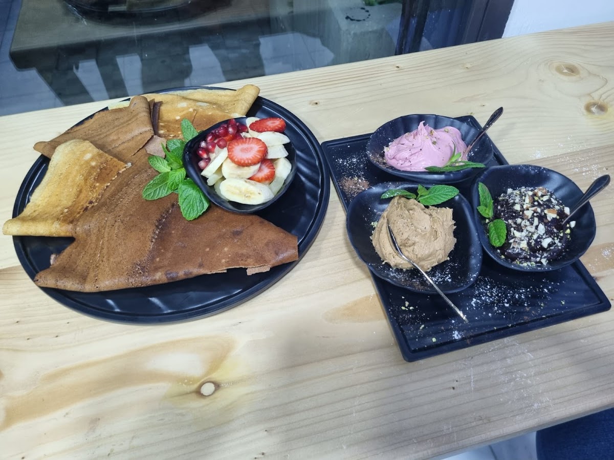 Victoria's Crepe & Coffee — photograph 6
