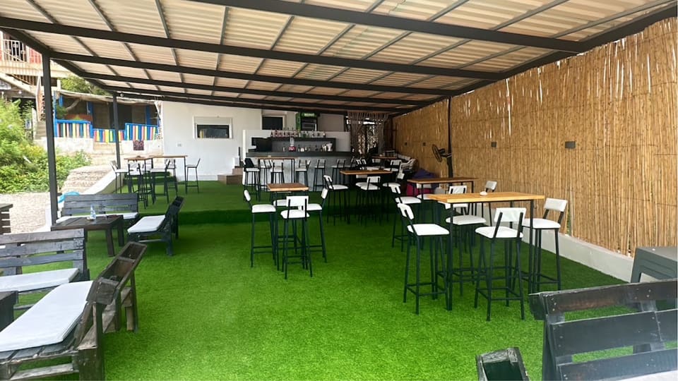 LAVAS Beach Bar