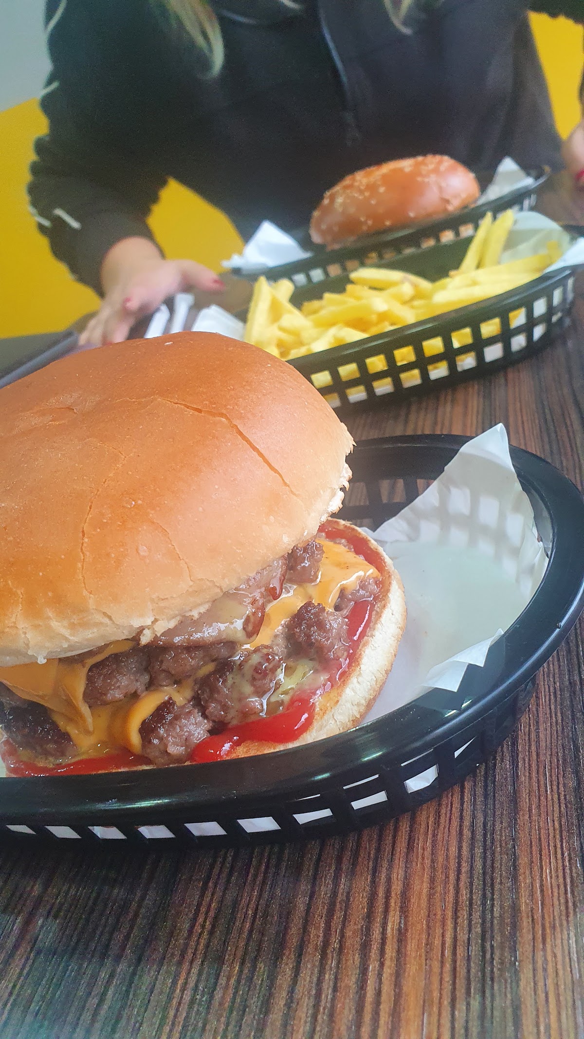 InHouse burger — photograph 2