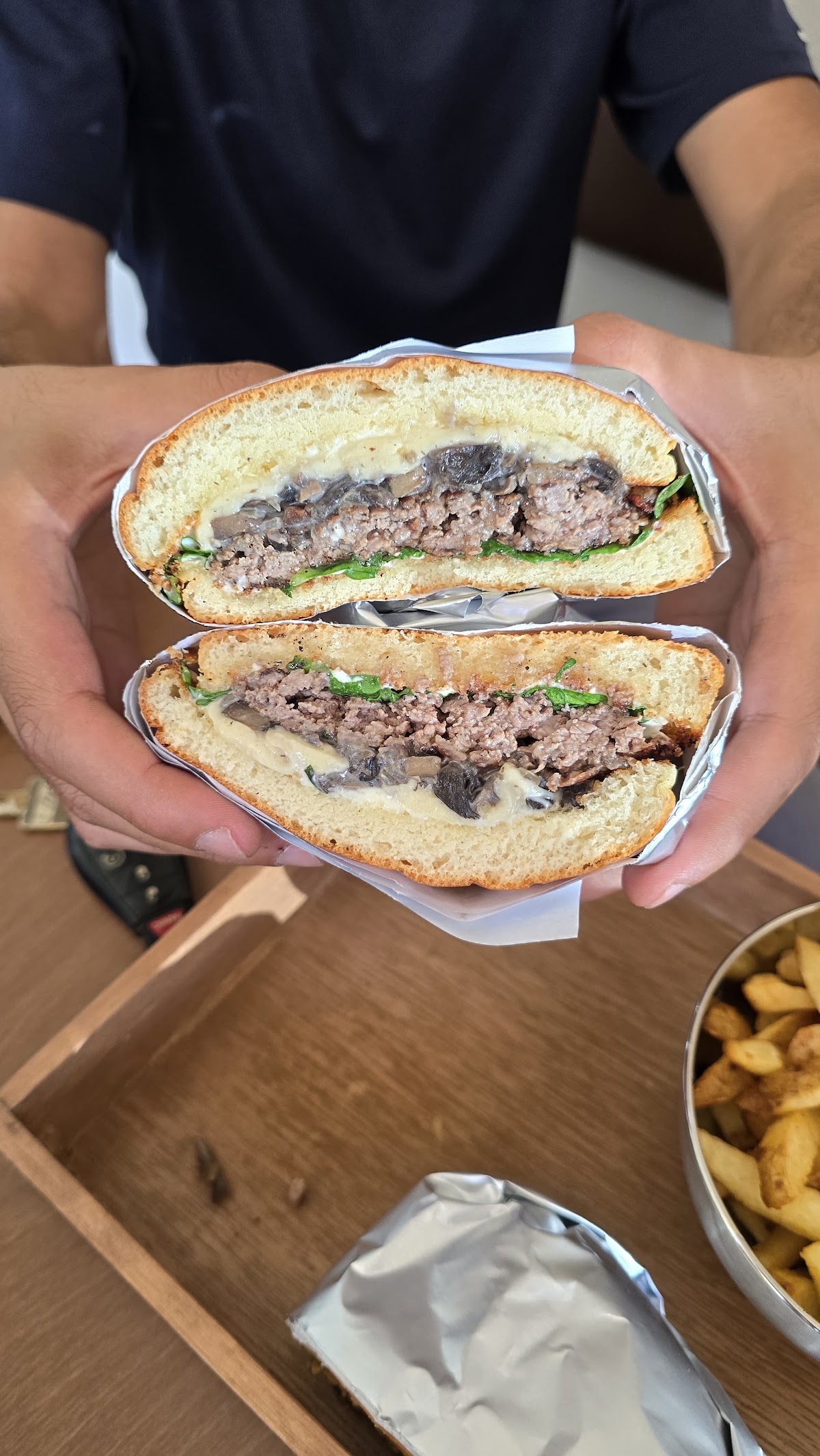 BURGER BLISS — photograph 3