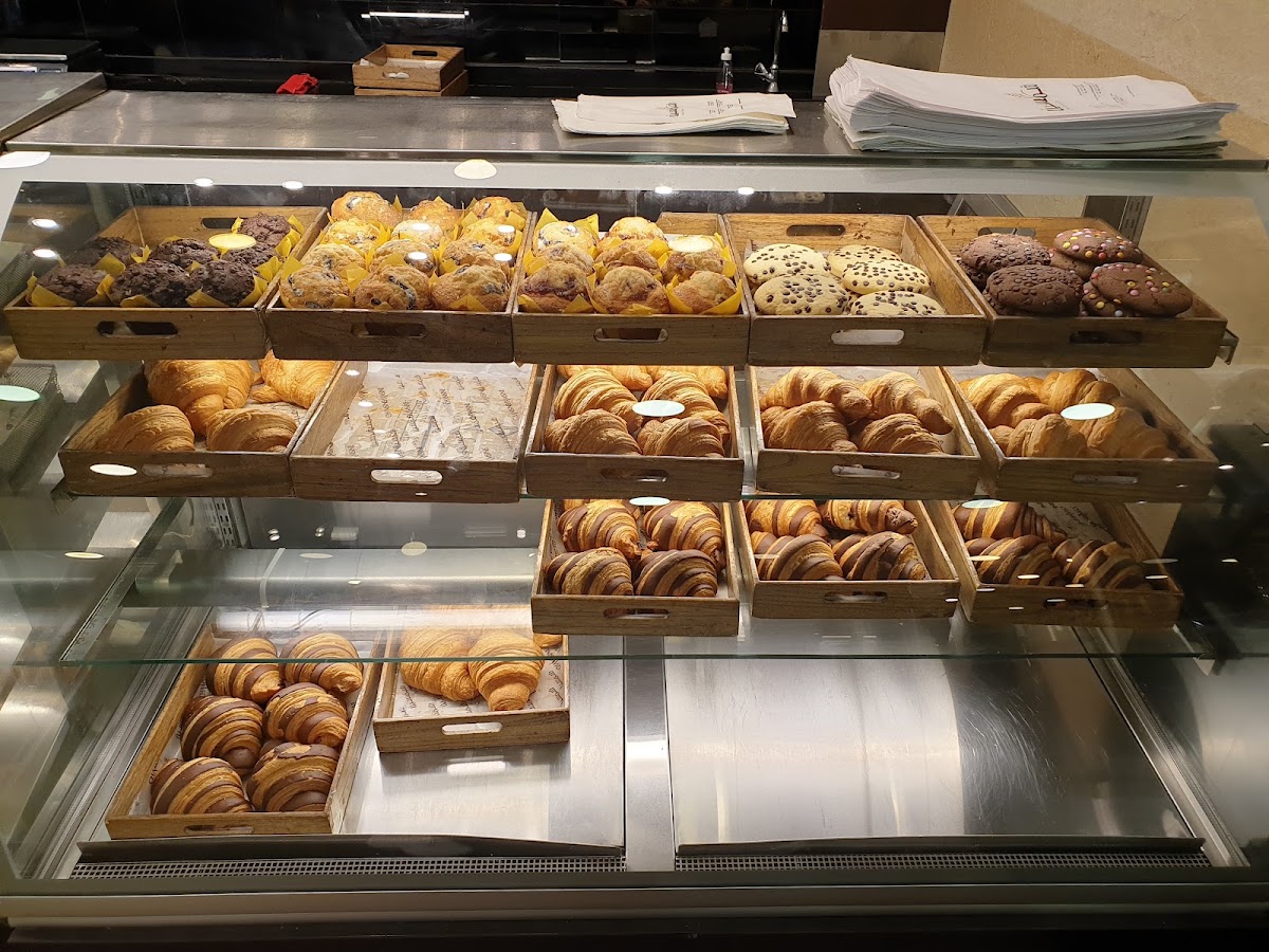 Chamsine Jbeil Bakery — photograph 6