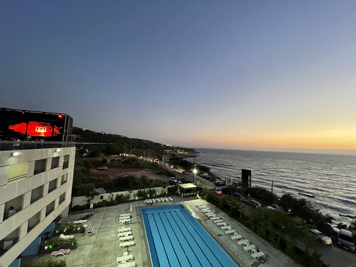 Le Six Resort Hotel