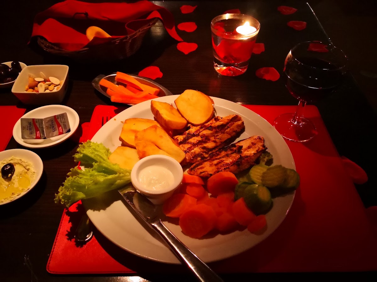 Red Buffalo Steakhouse — photograph 4