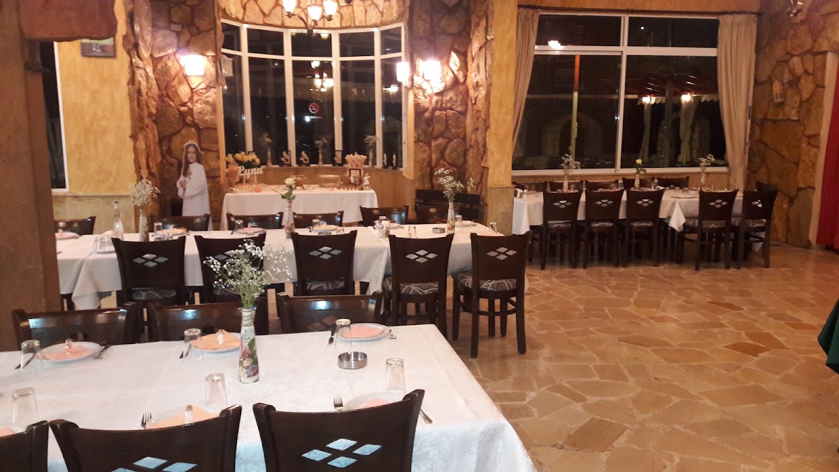 Chihane Resto — photograph 3
