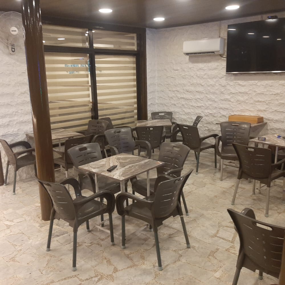 Family cafe — photograph 2