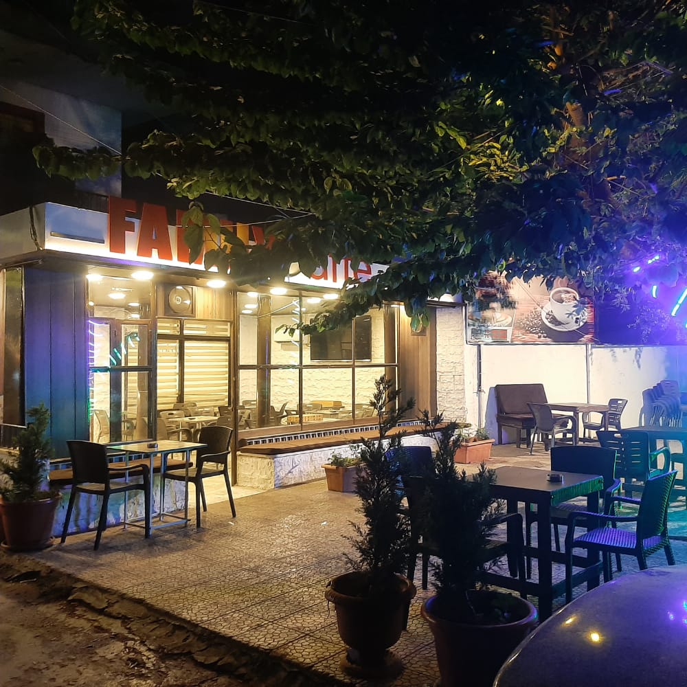 Family cafe — photograph 4