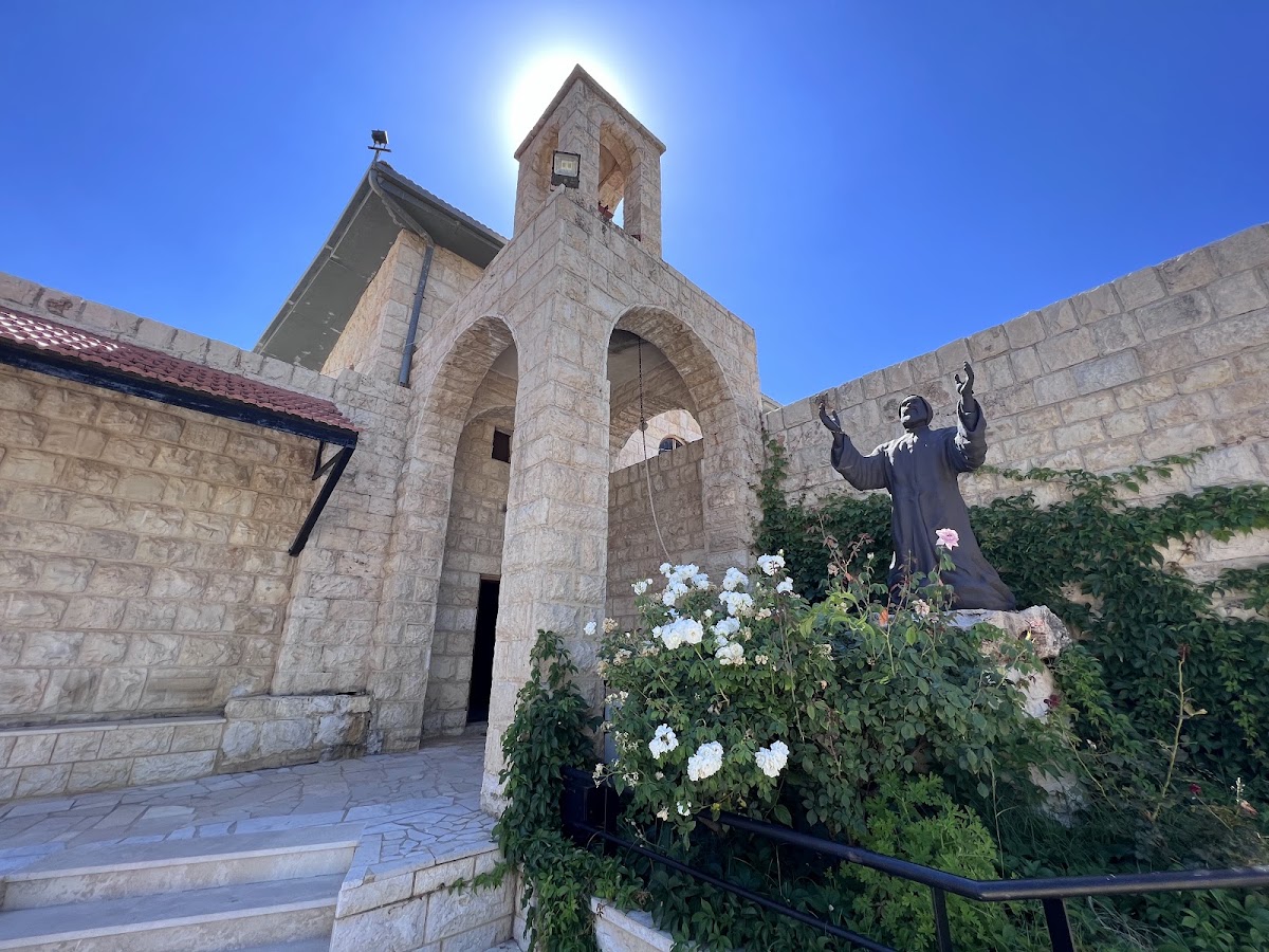 House and the Church of St. God's grace (Neamtallah) Hardini Lebanese Maronite Order — photograph 3