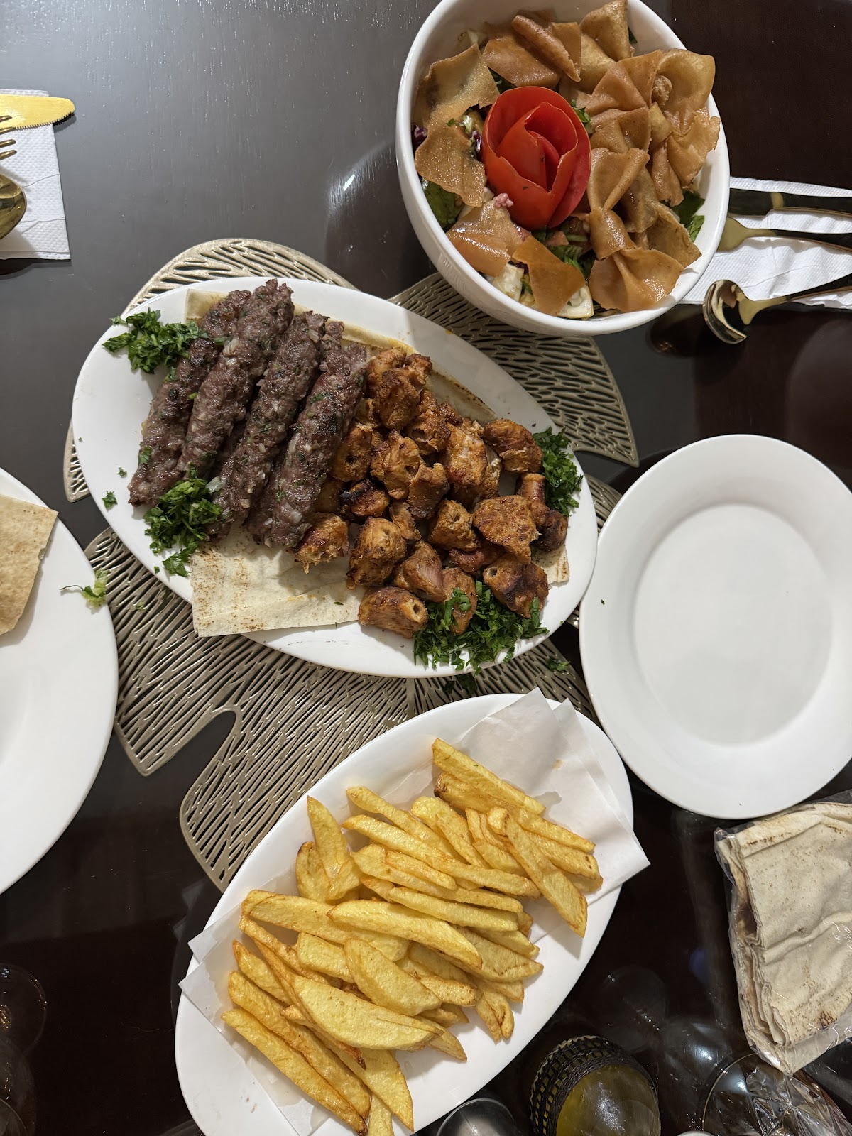 مطعم ومقهى احضان الطبيعة — photograph 2
