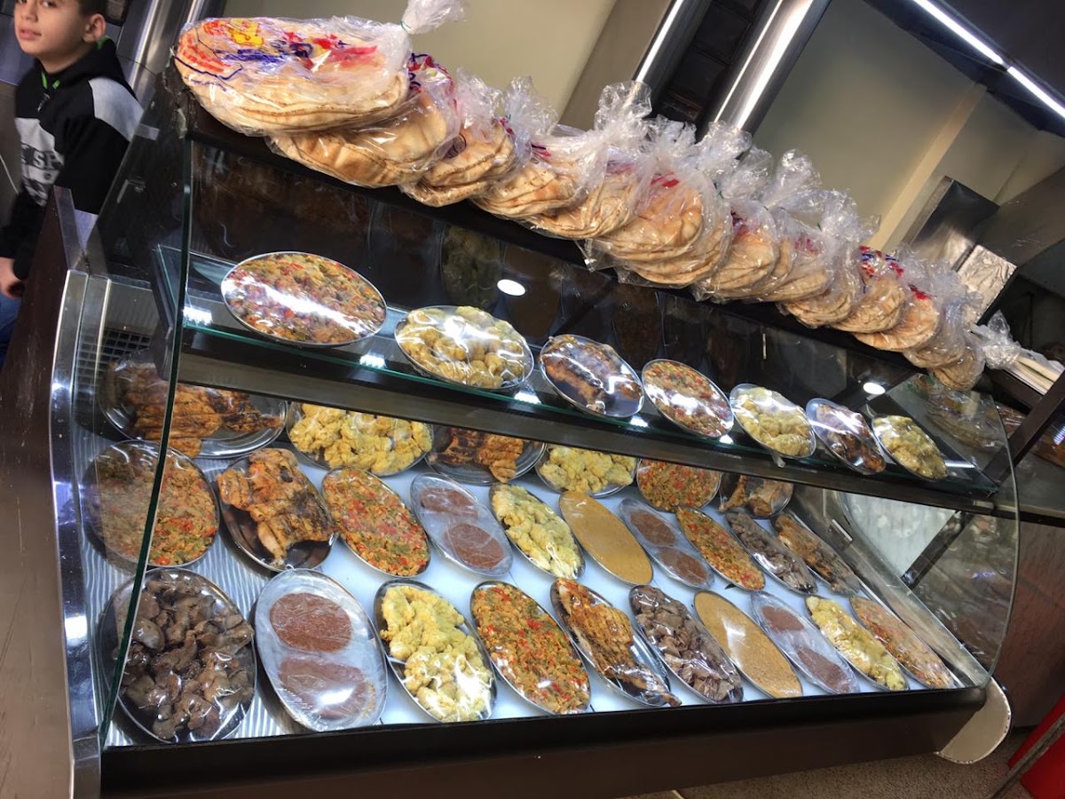 Snack w Farrouj Fakhamet Lebanon