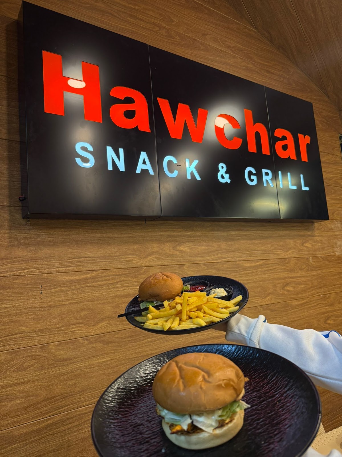 HAWCHAR SNACK&GRILL — photograph 3