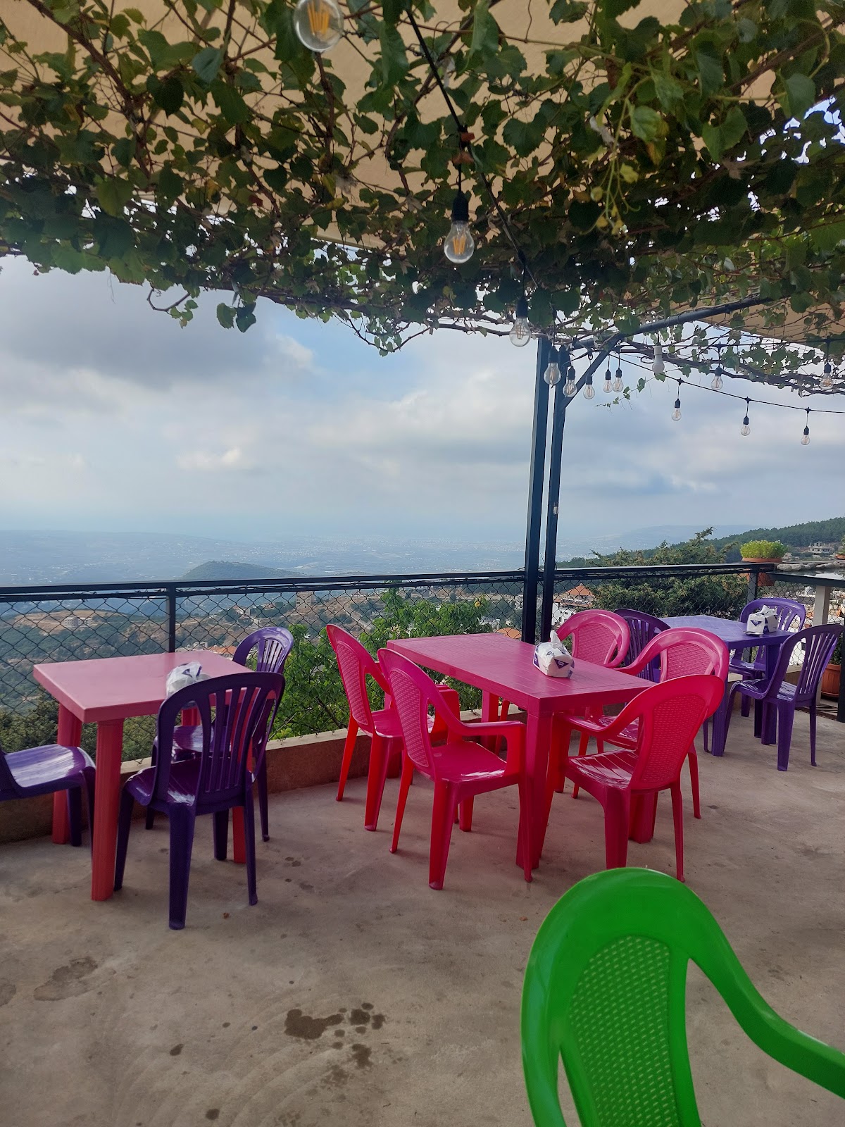 Maguy’s Cafe — photograph 4