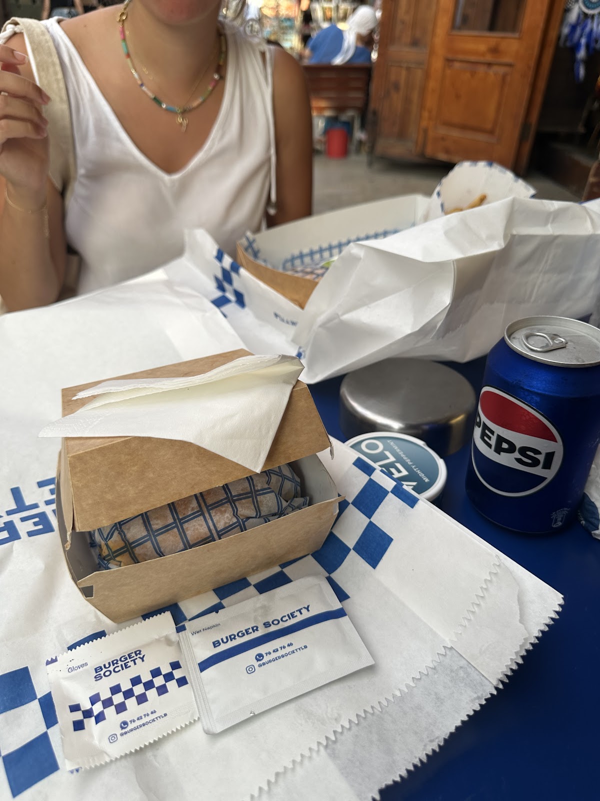 Burger Society — photograph 6
