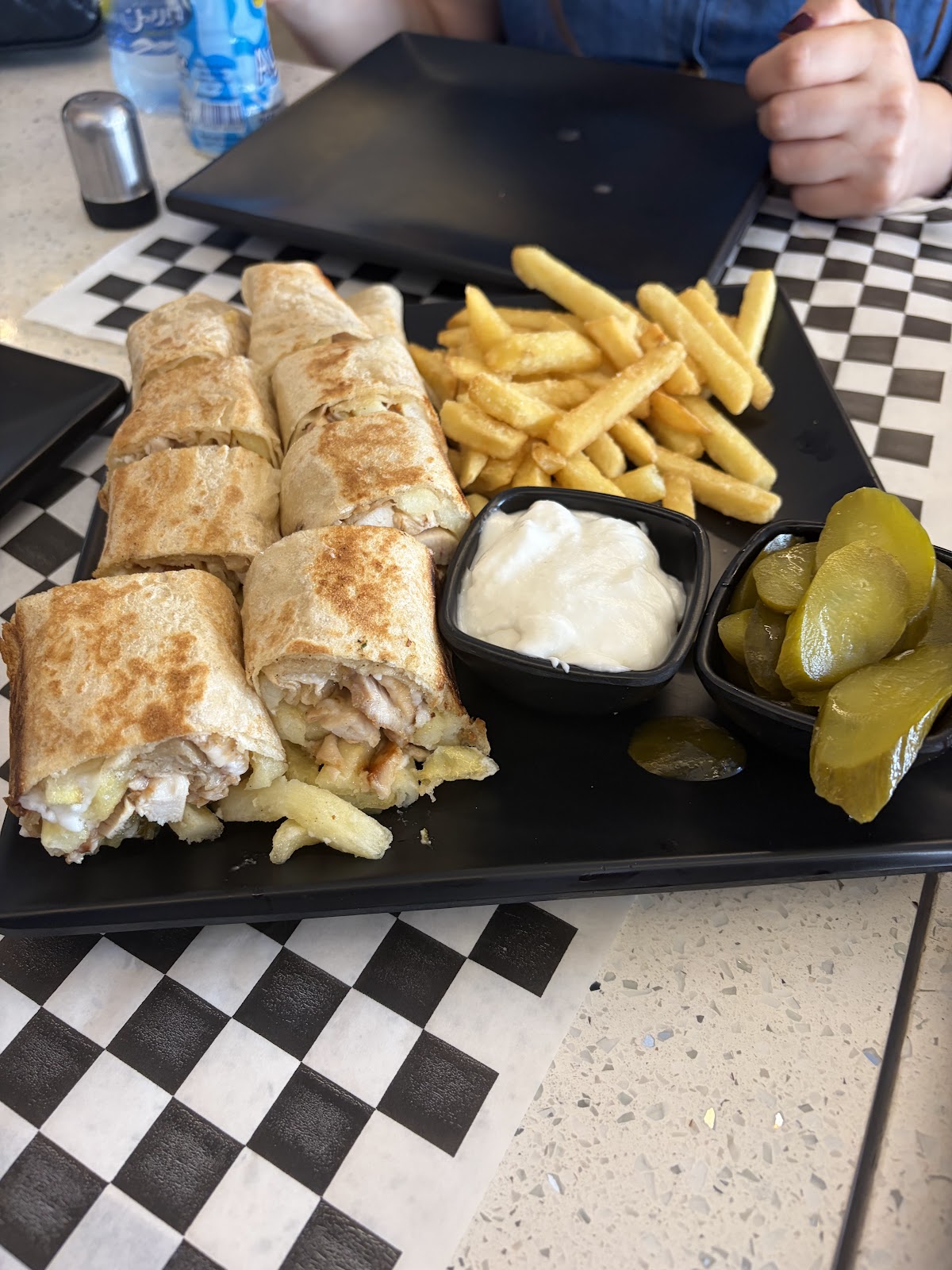 Shawarma w Arayes — photograph 2