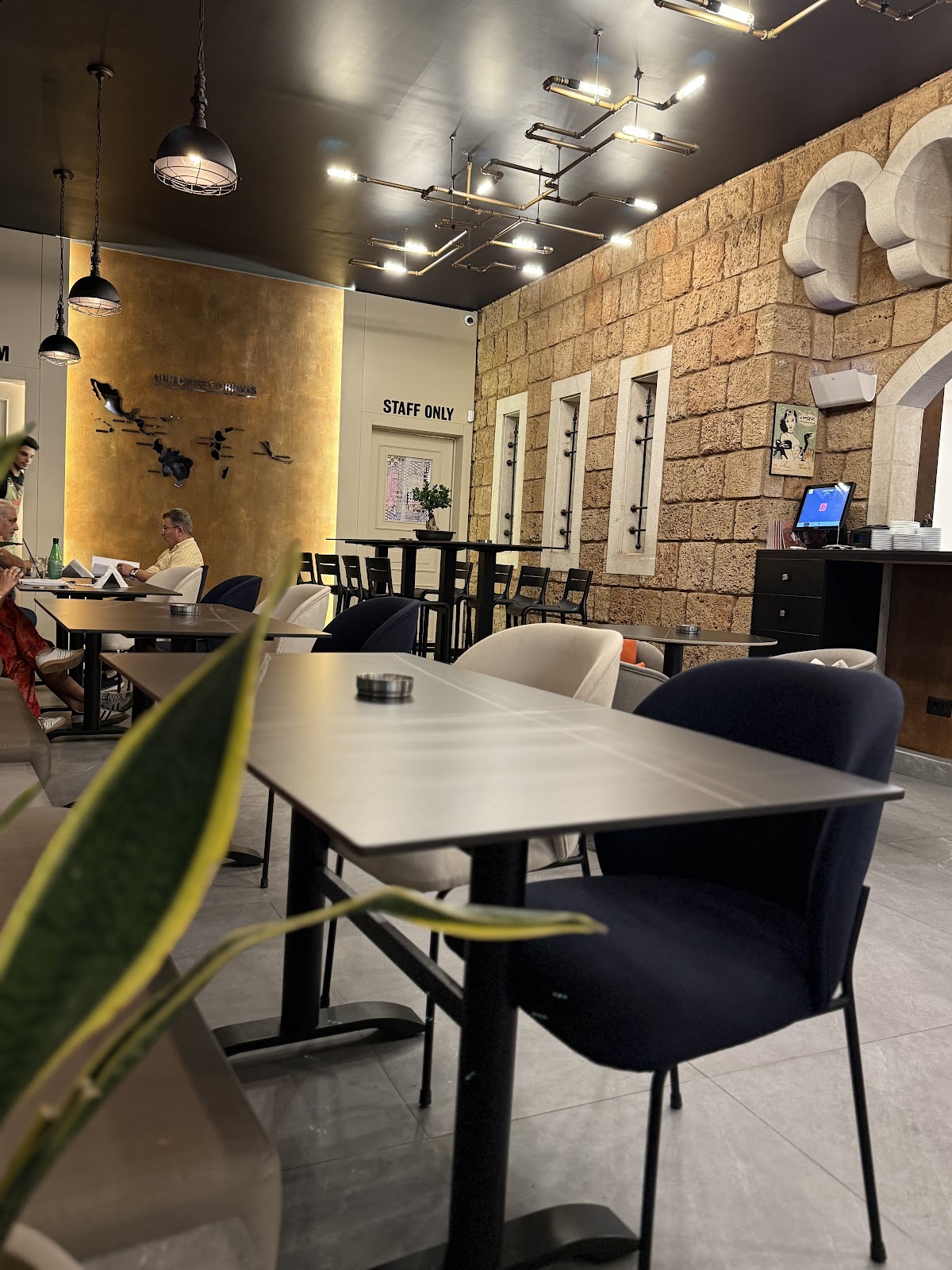 Café Younes - Byblos — photograph 3