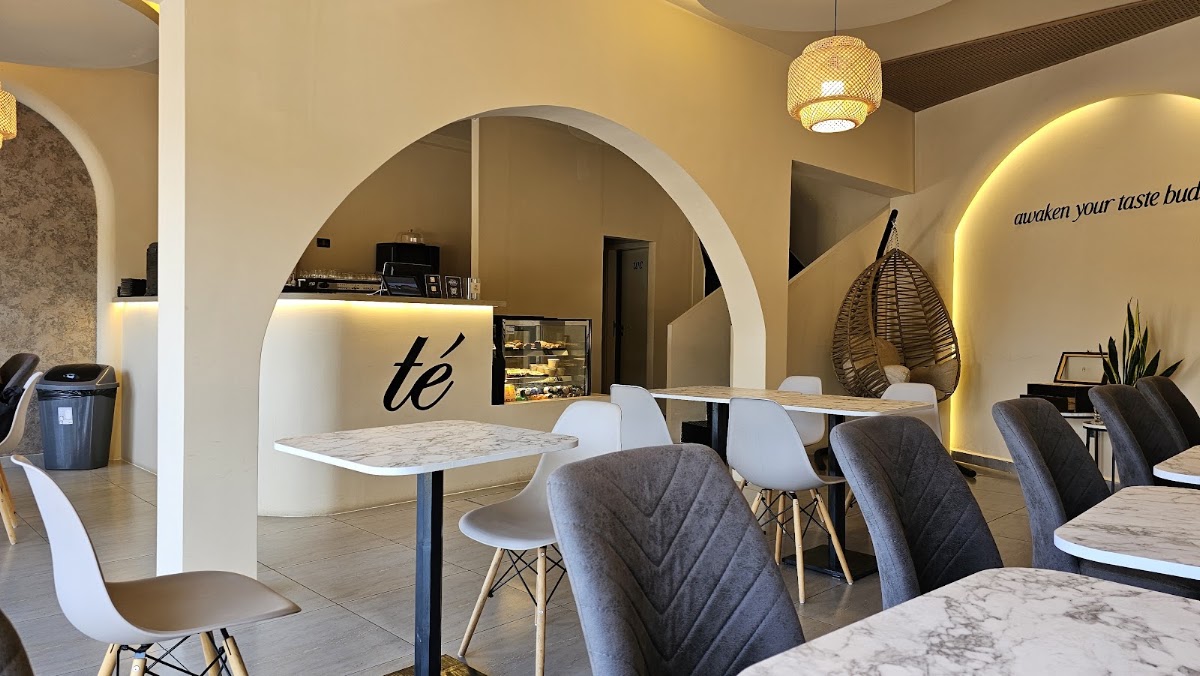 té café & sushi bar - Jbeil — photograph 6