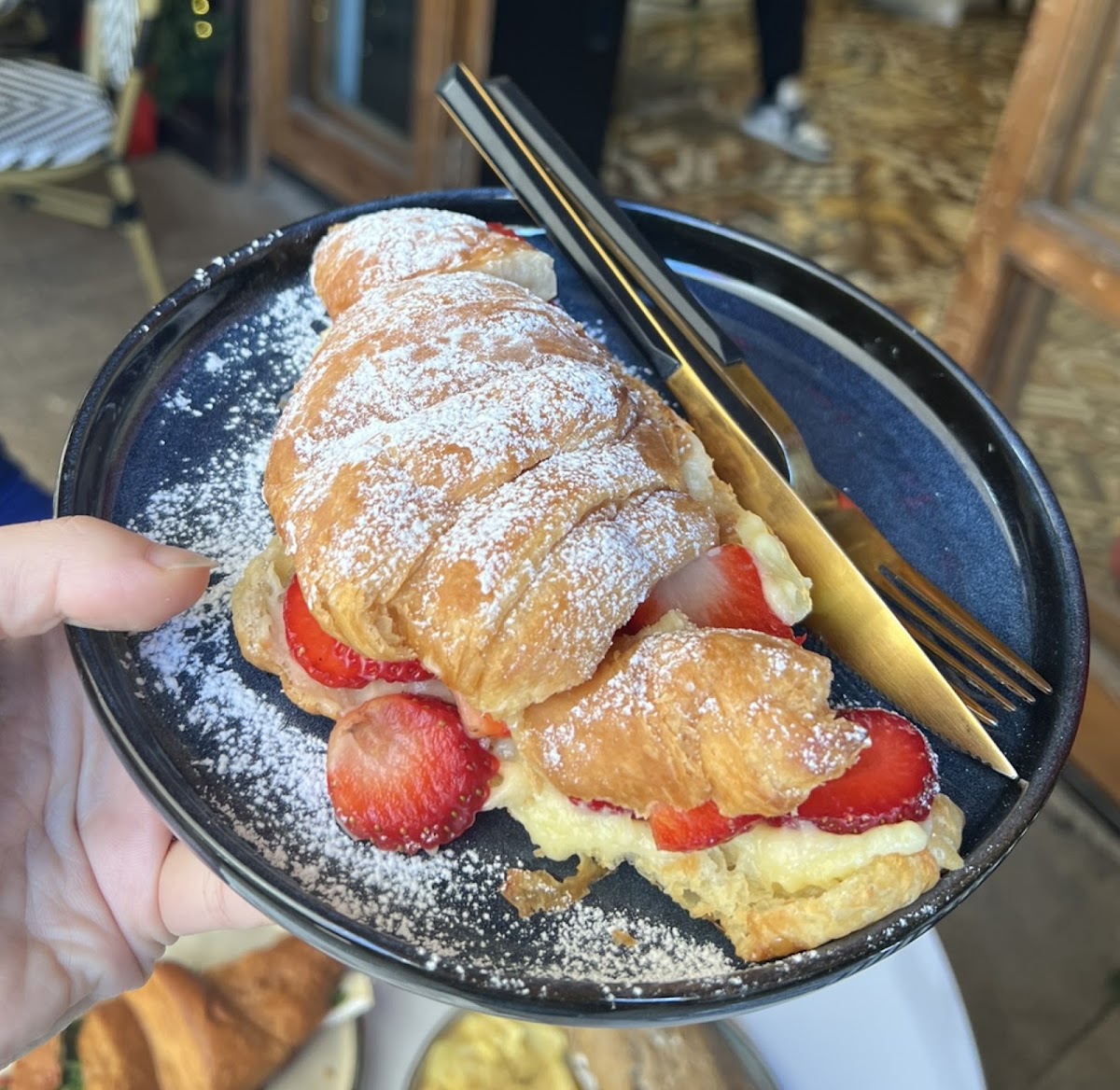 Croissant Bar — photograph 3
