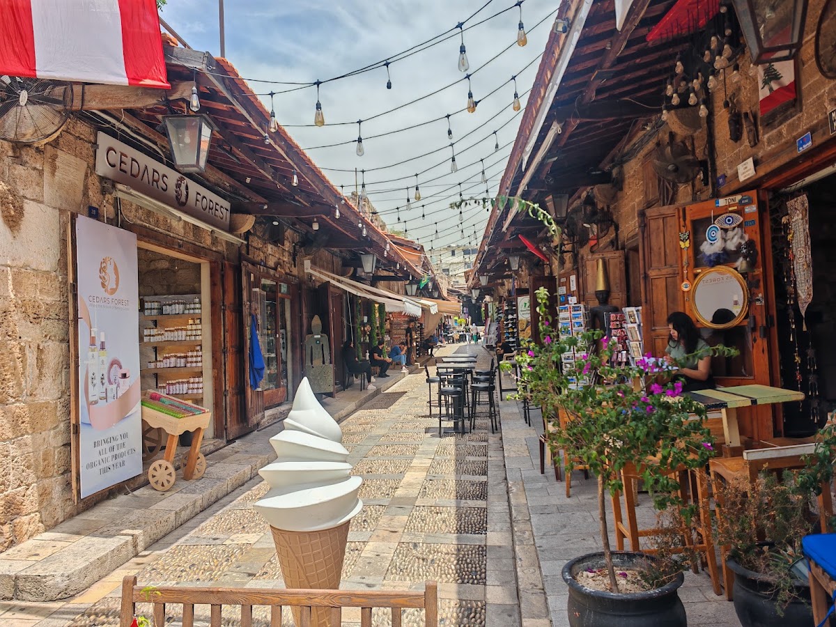 Le Souk Cafe — photograph 3