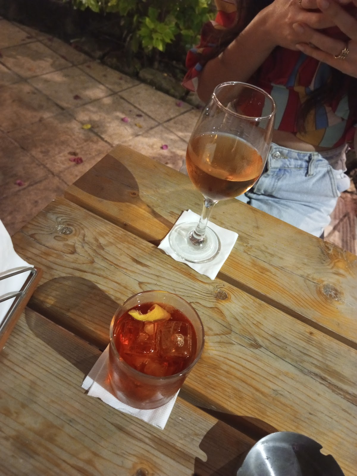ZOI Bar & Lounge — photograph 2