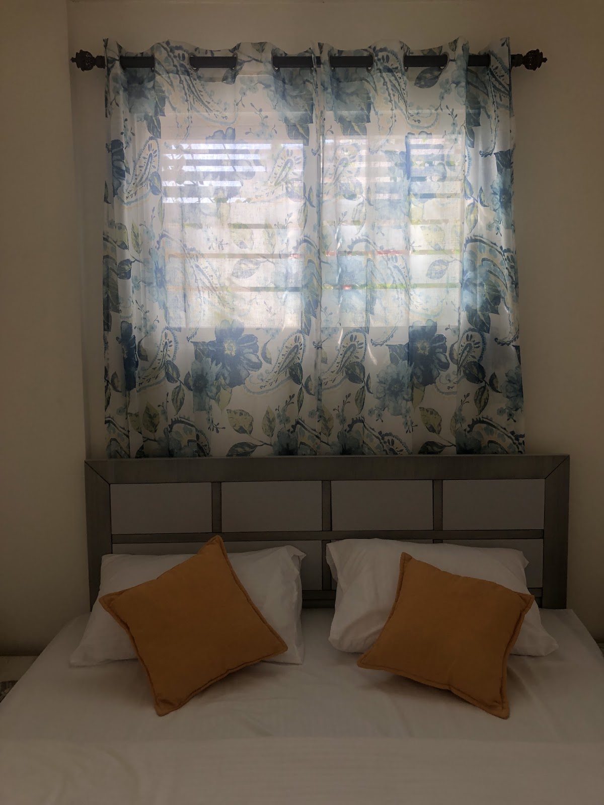 Blue de Byblos — photograph 2