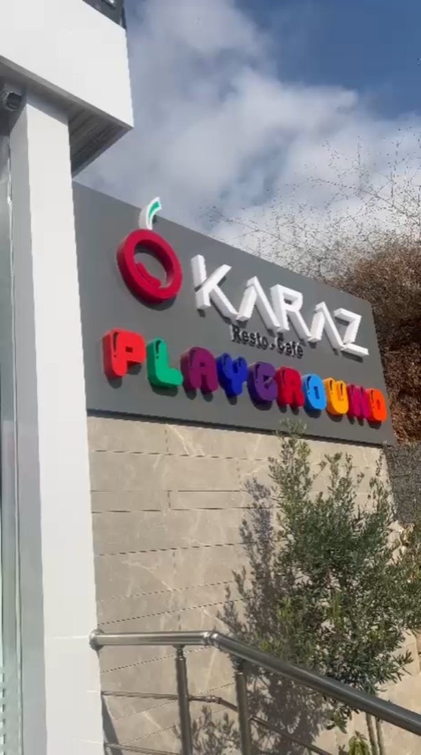 KARAZ BYBLOS — photograph 2