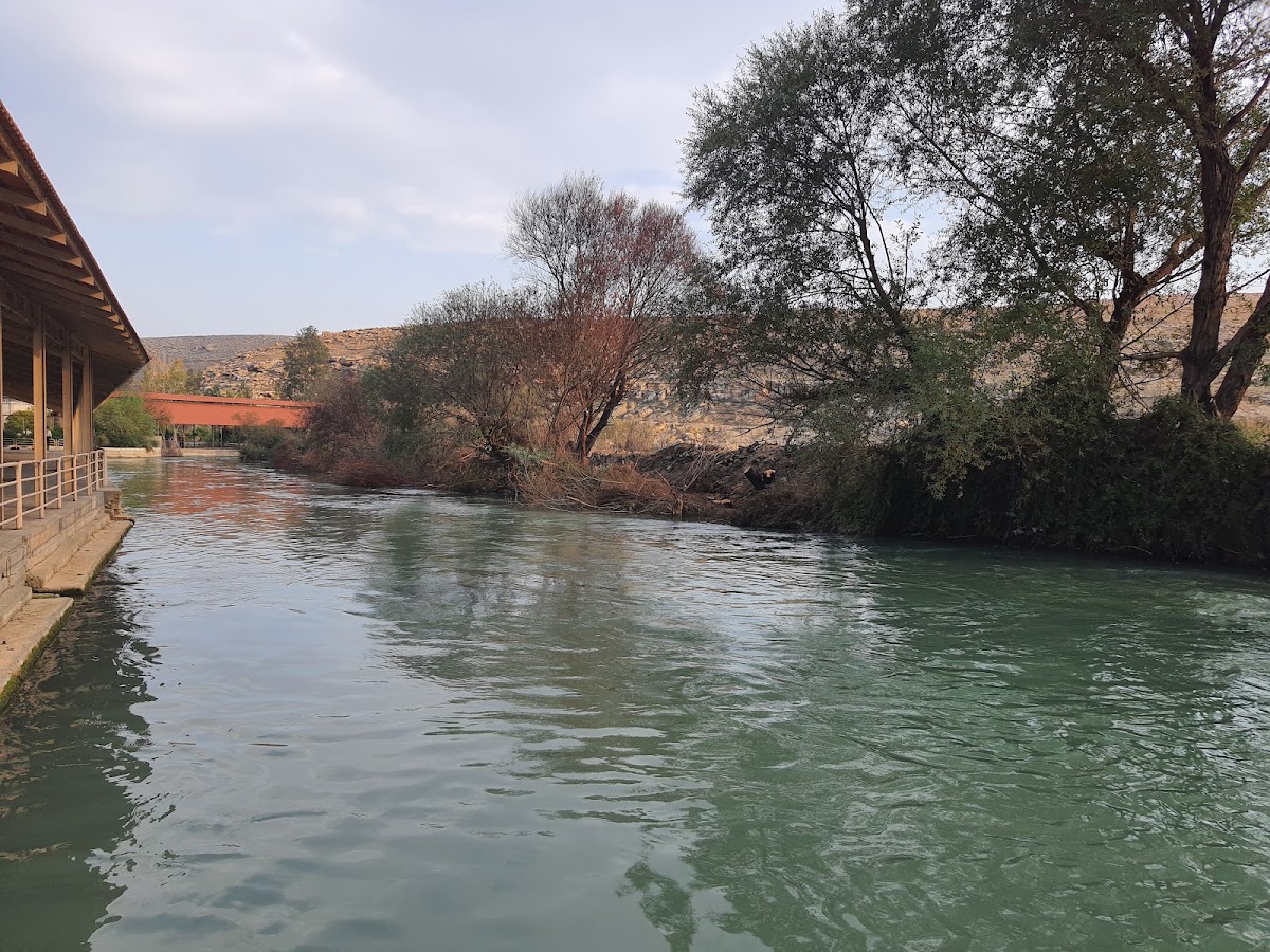 AlFayhaa Restaurant - Nahr Al Assi - Rafting - 009613942870 — photograph 3