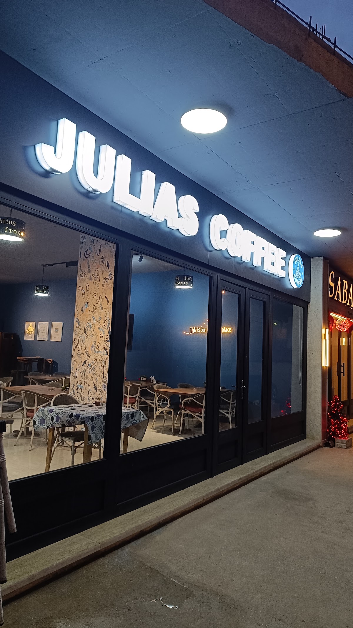 Julias coffee — photograph 2