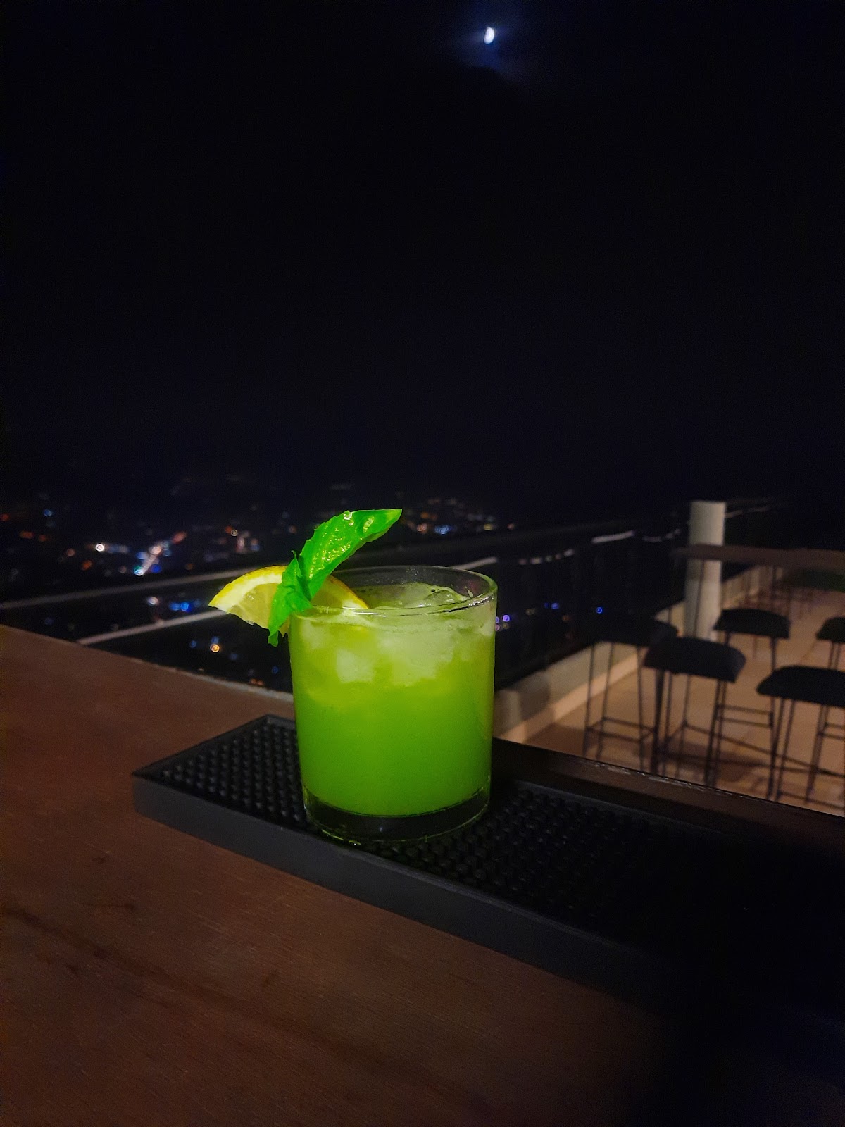 The glitz rooftop — photograph 4