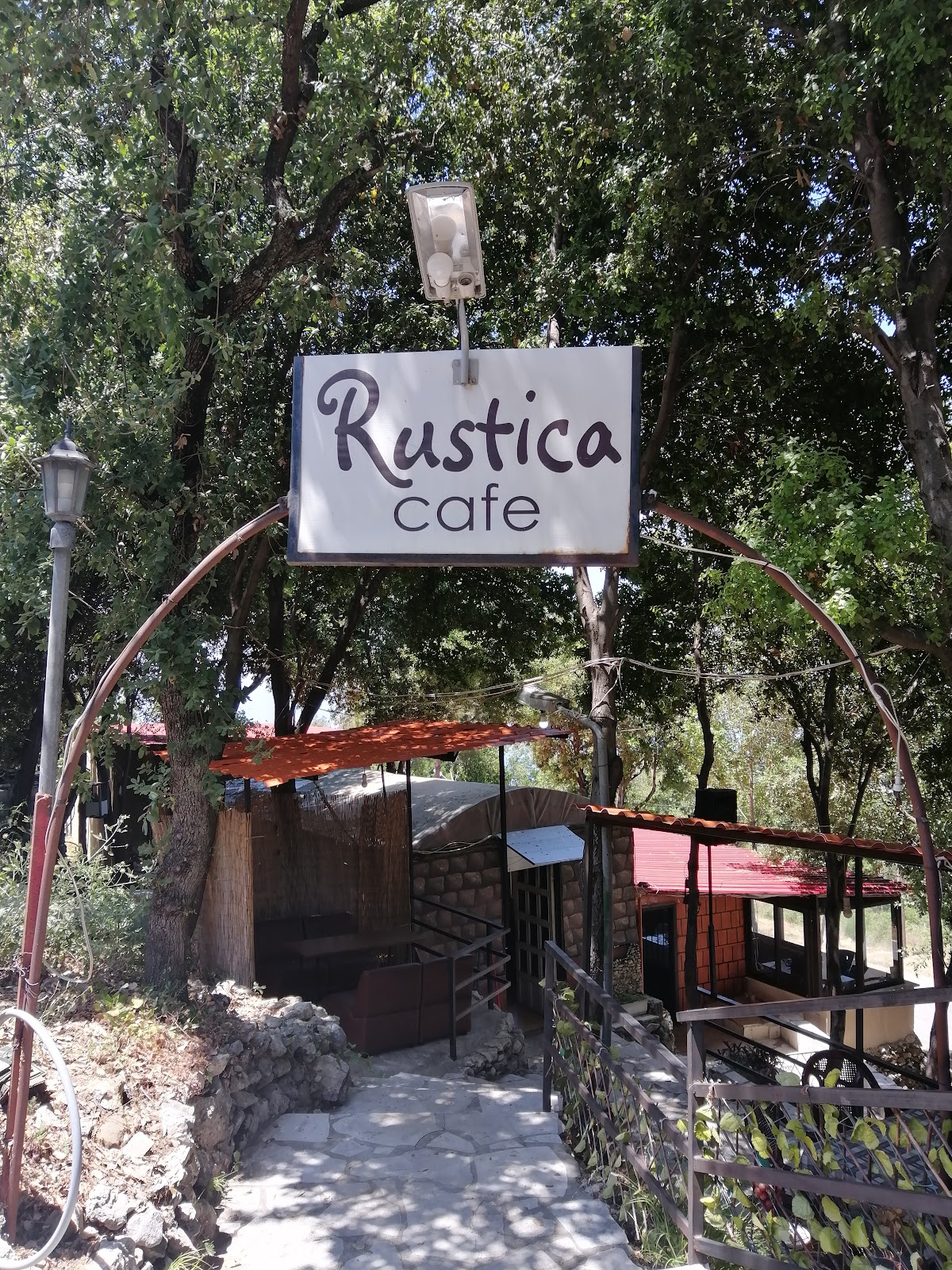 rustica cafe — photograph 4
