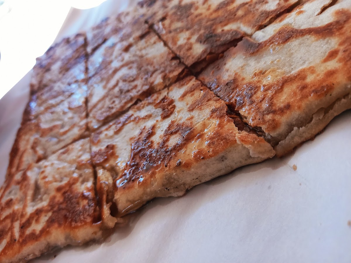 Al Mayseh Restaurant & Bakery — photograph 2