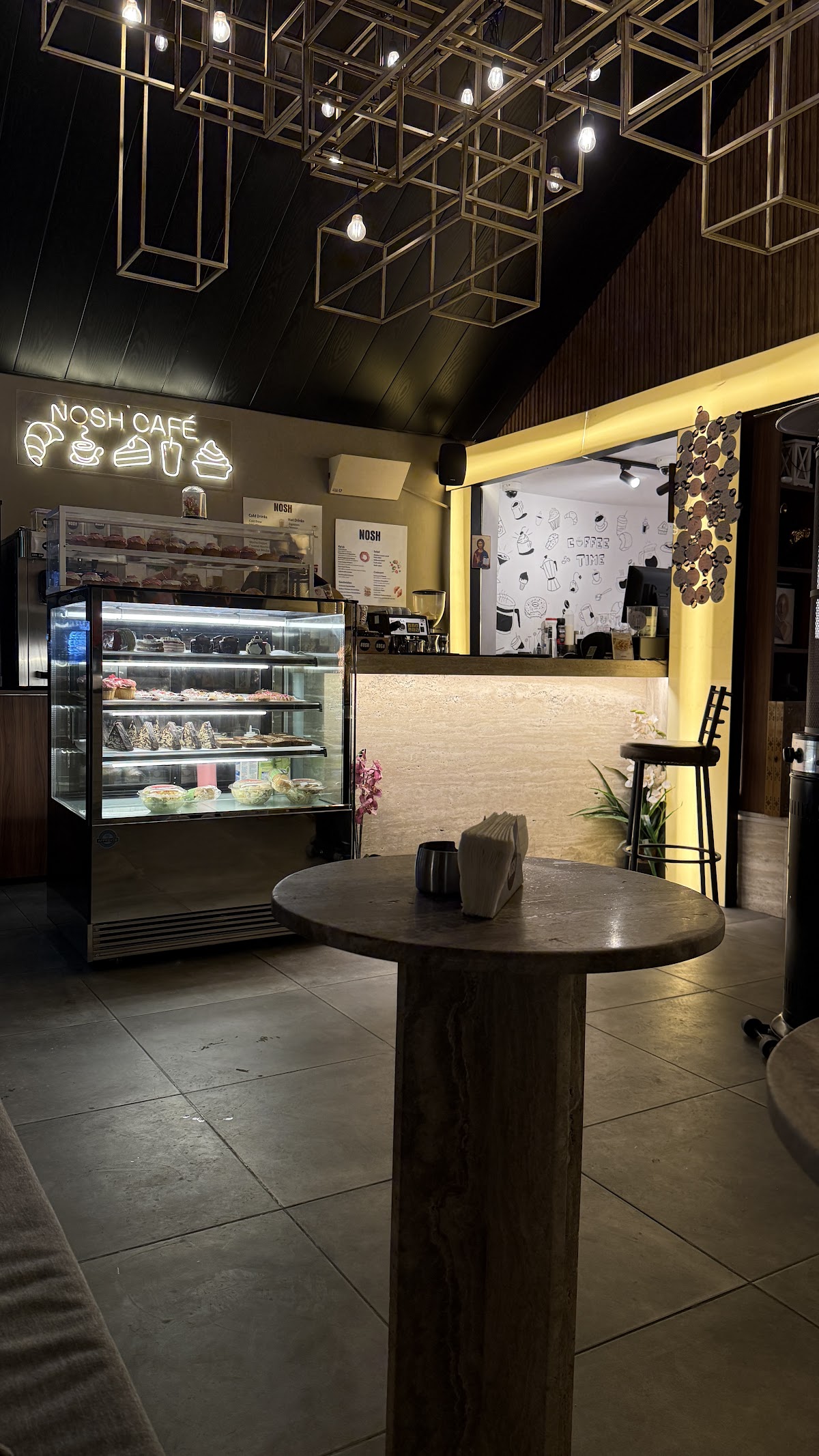 NOSH CAFÉ — photograph 4