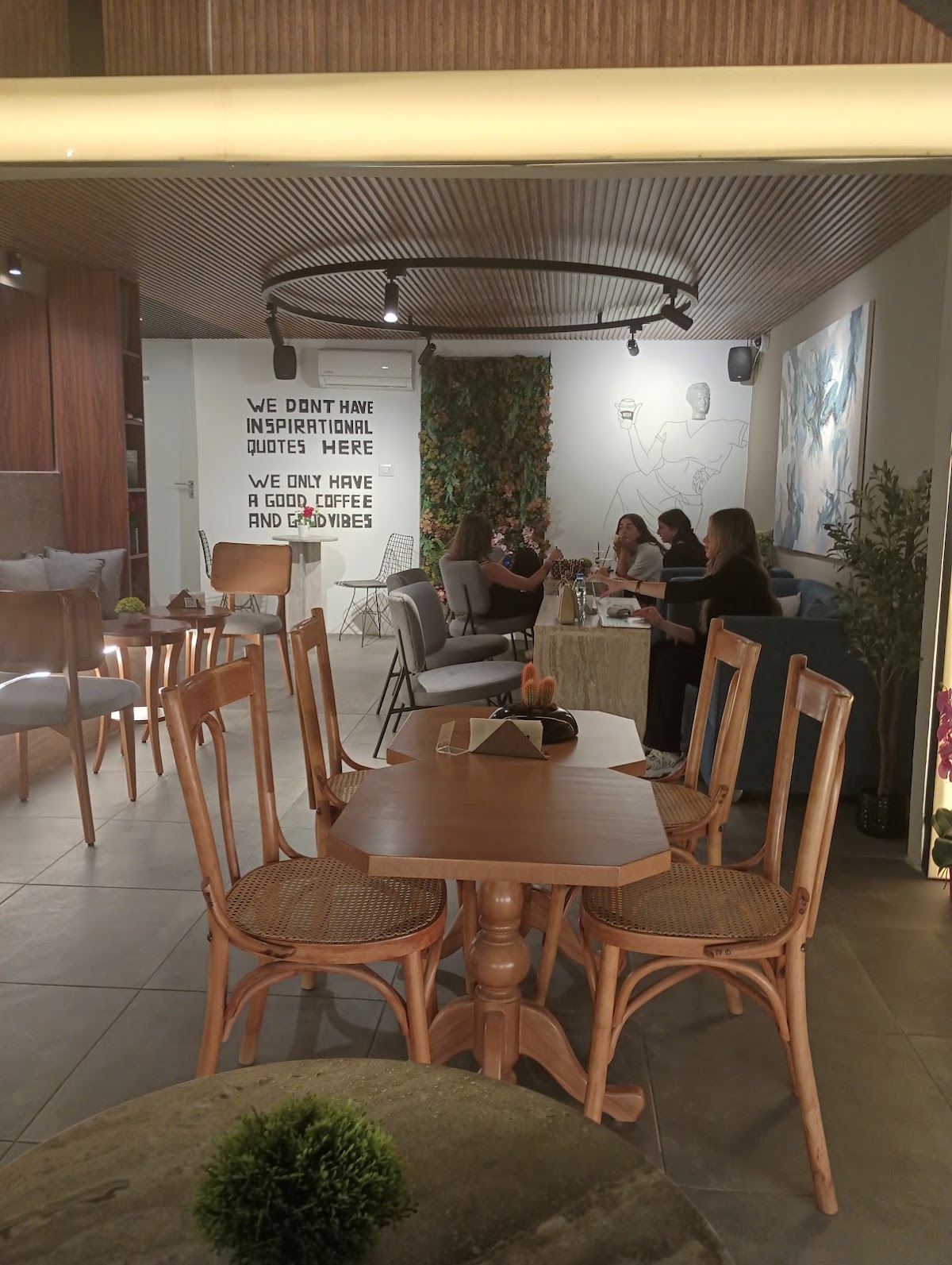 NOSH CAFÉ — photograph 5