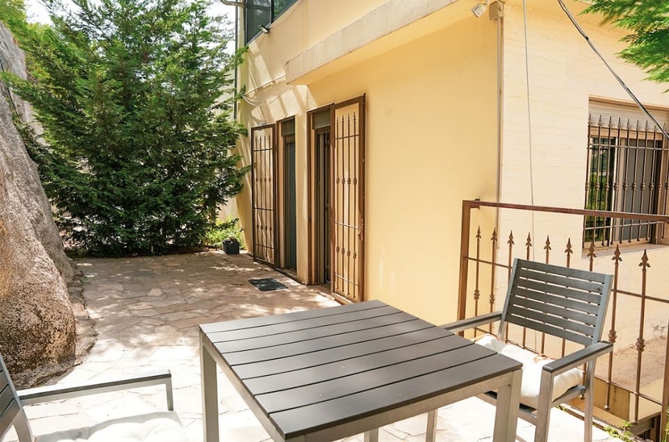 Zebdine Retreat Guesthouse - Hosting Lebanon