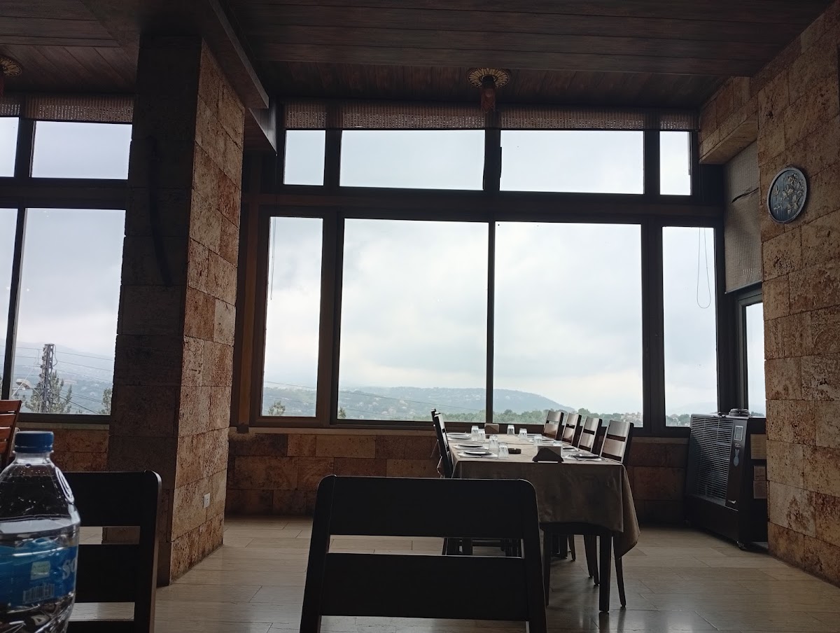 Old Rock Restaurant — photograph 5