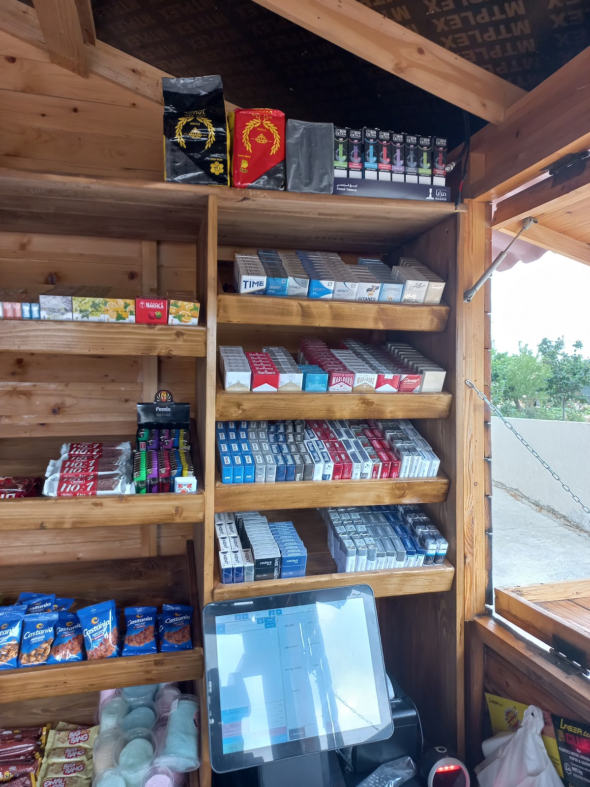 BROO'S KIOSK CAFFE — photograph 3