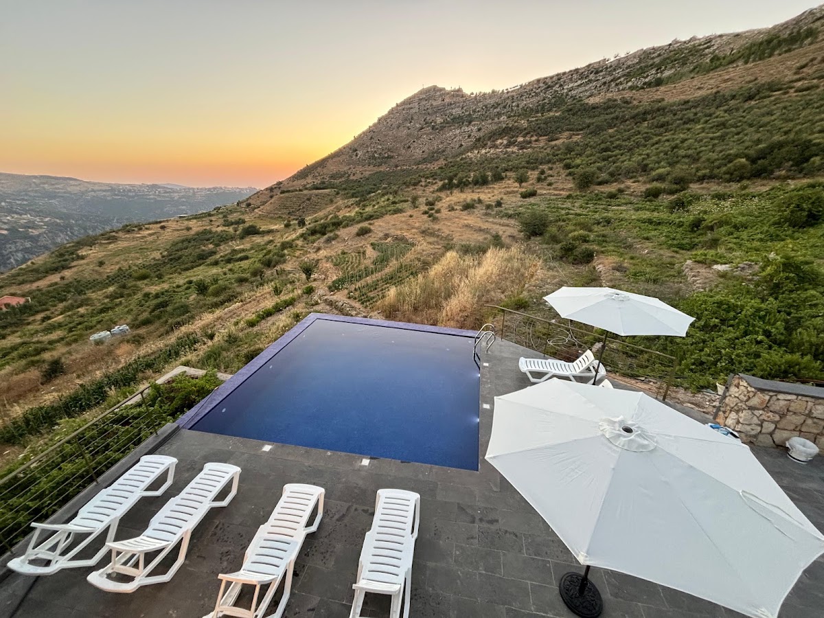 Kroum Hadsheet Lodge