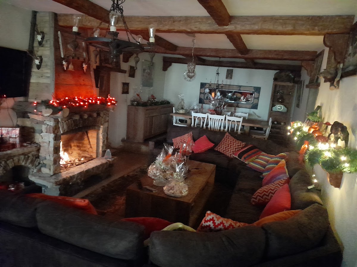 ALFRED'S GUEST HOUSE — photograph 5