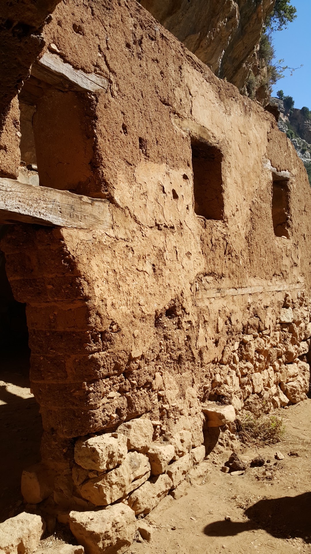 Deir wa Kahf Al Saleeb — photograph 2