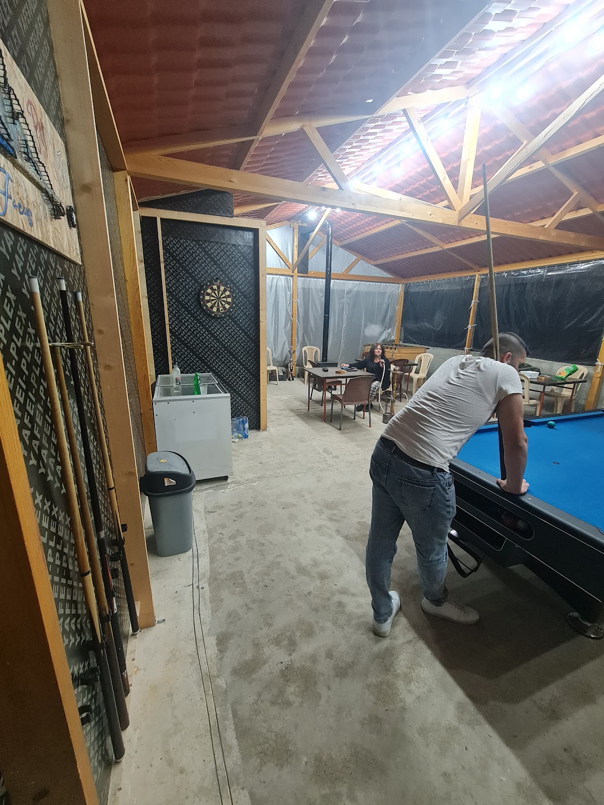 Charly's Lounge — photograph 5