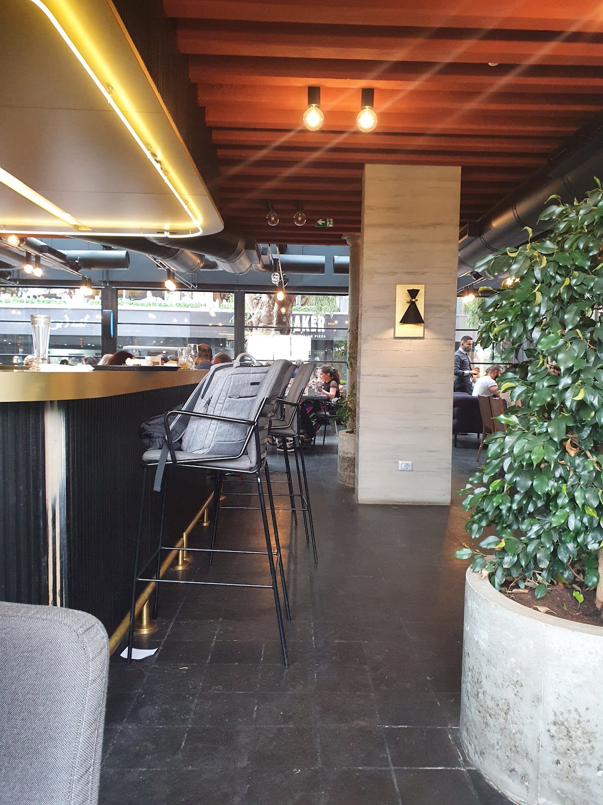 Casper & Gambini's - Broumana — photograph 4