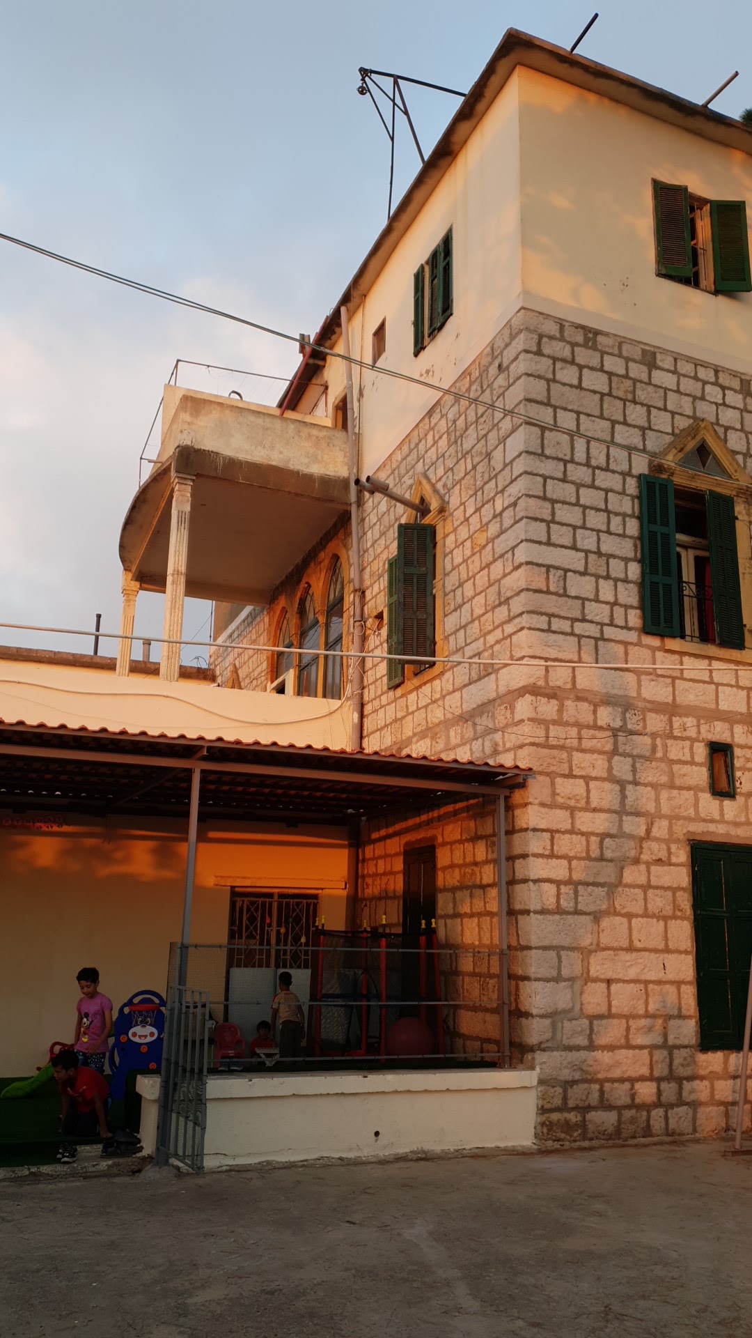 Capri Hotel — photograph 4