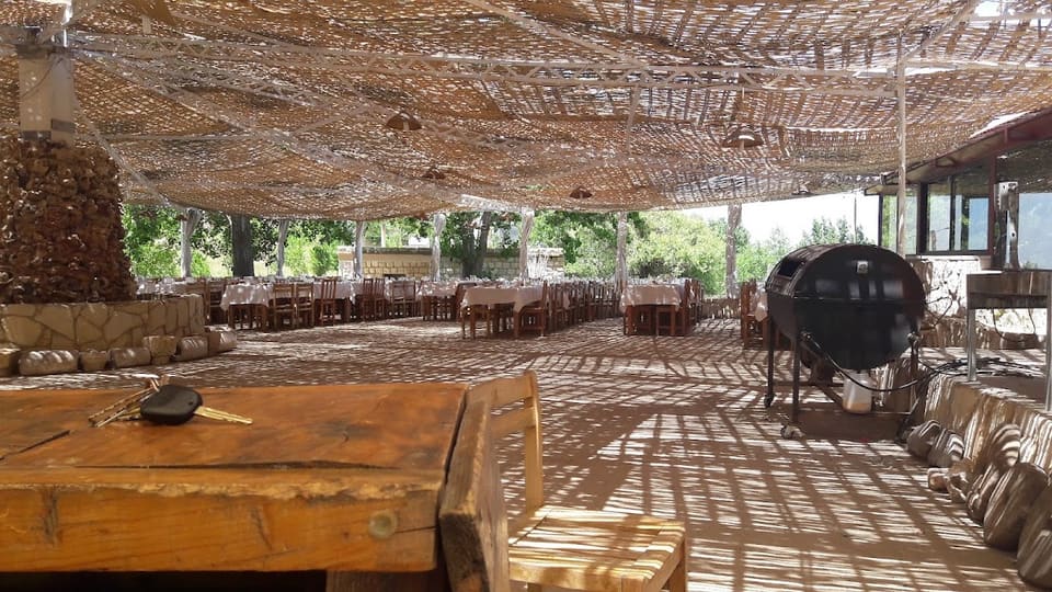 Al Arraj Restaurant