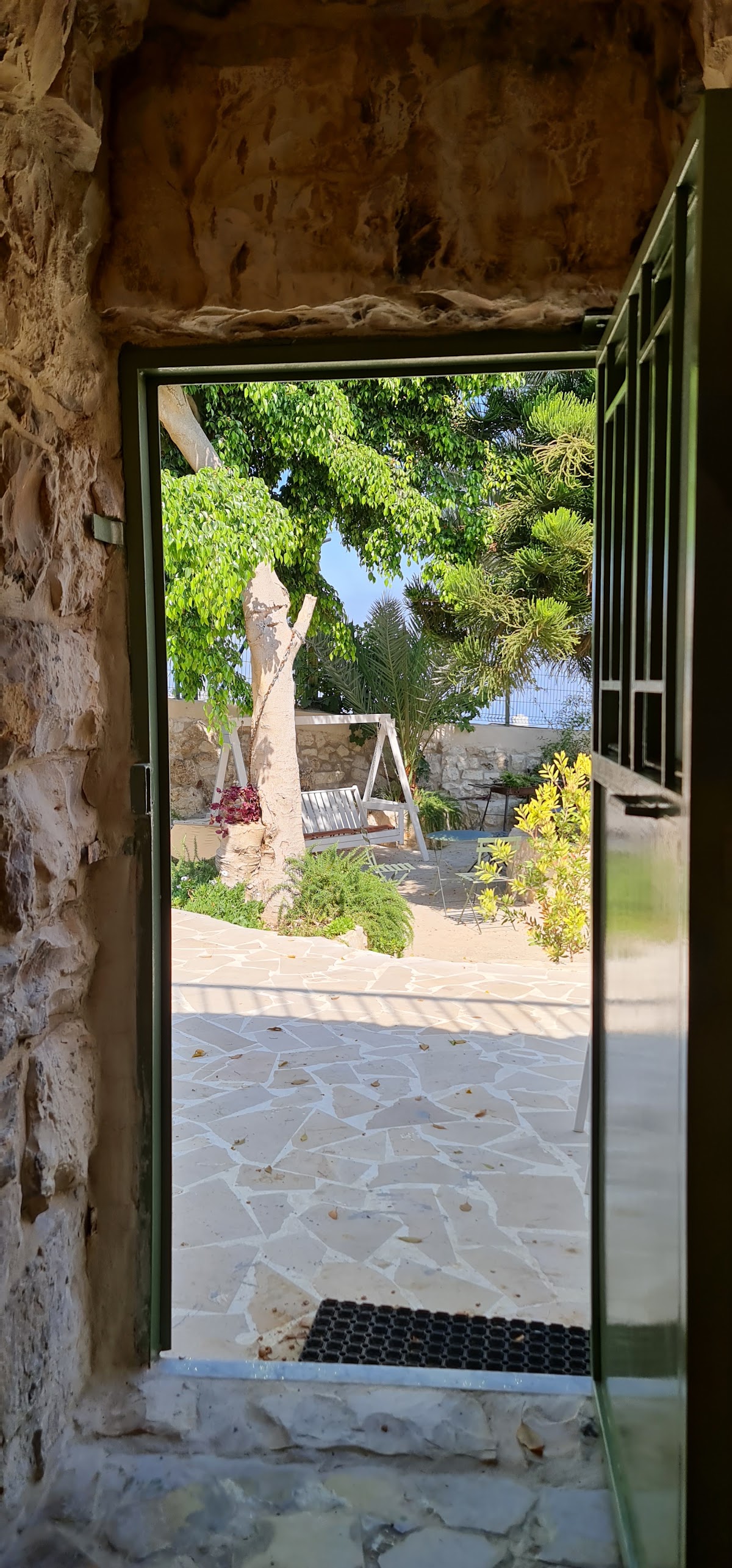 Barbara Garden