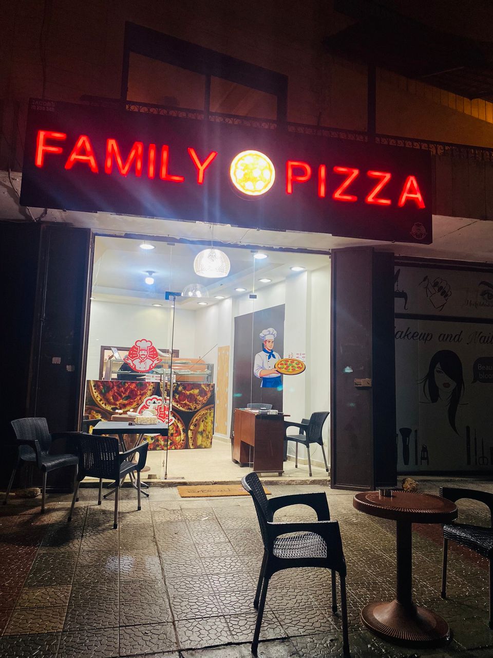 FAMILY PIZZA