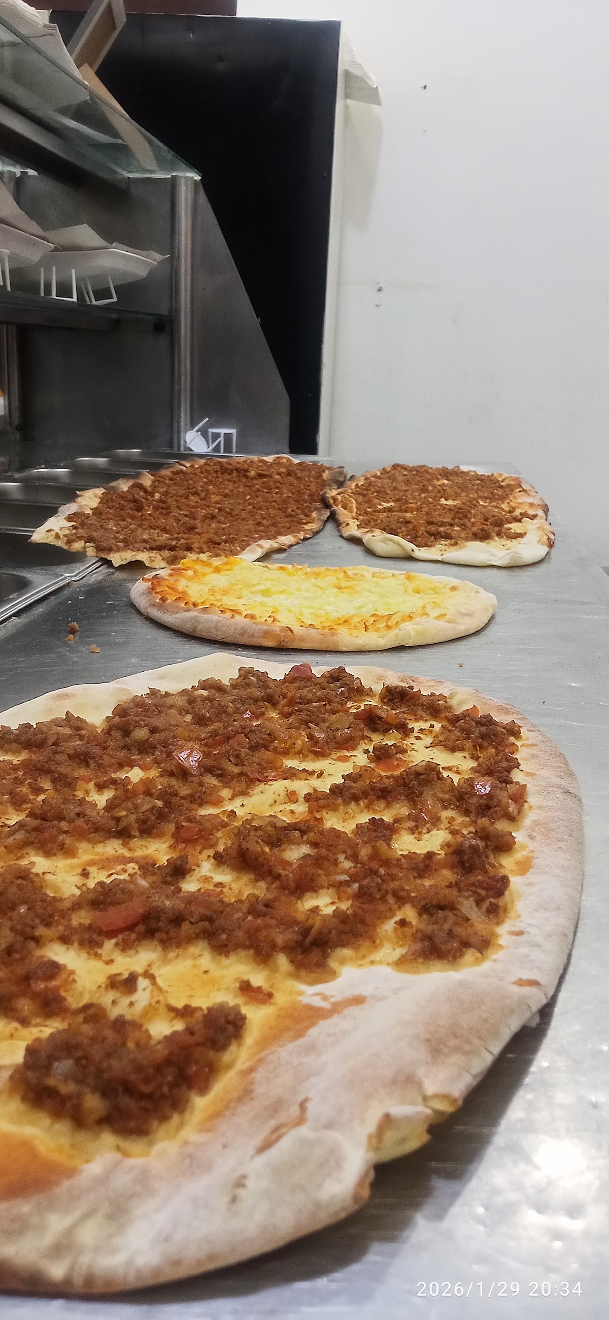FAMILY PIZZA — photograph 5