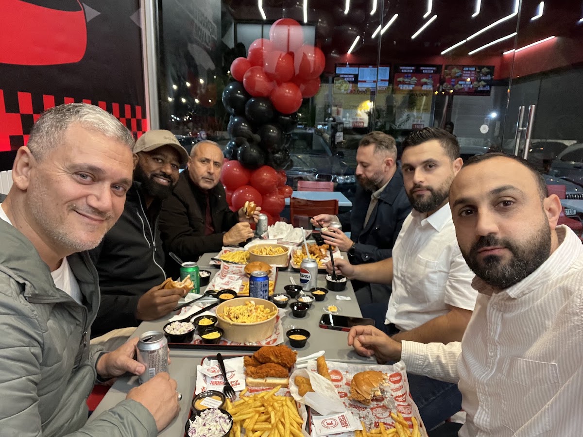 Krispy Tender Dahyeh Haret Hreik — photograph 6