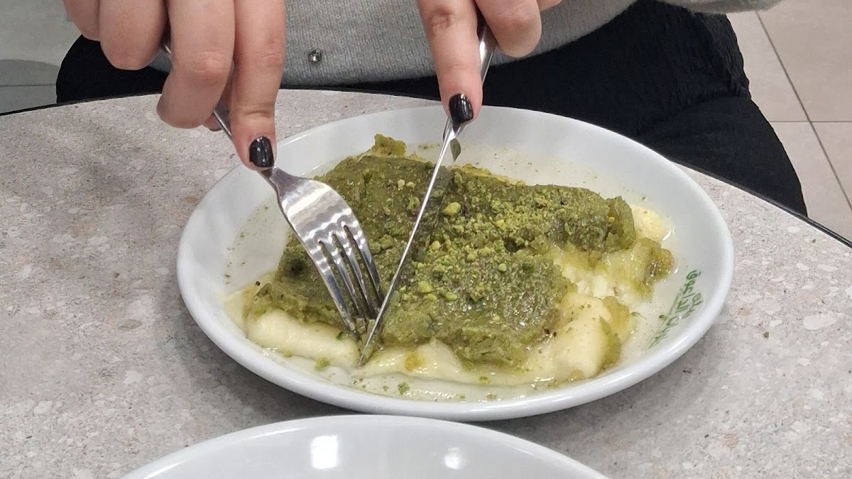 Al Daouk Sweets Tareek Jdeede — photograph 4